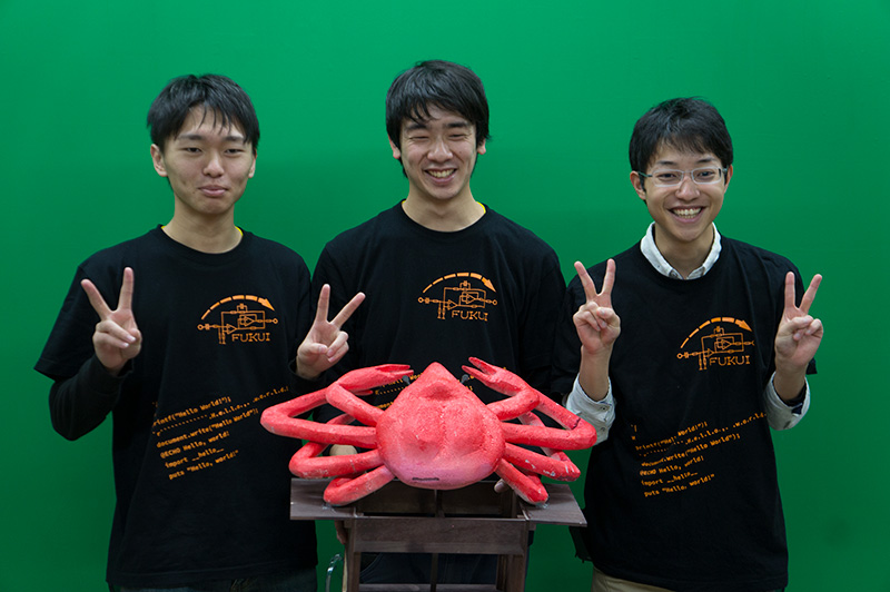 写真左より小濱真宏さん、藤戸貴大さん、吉村昂紘さん
