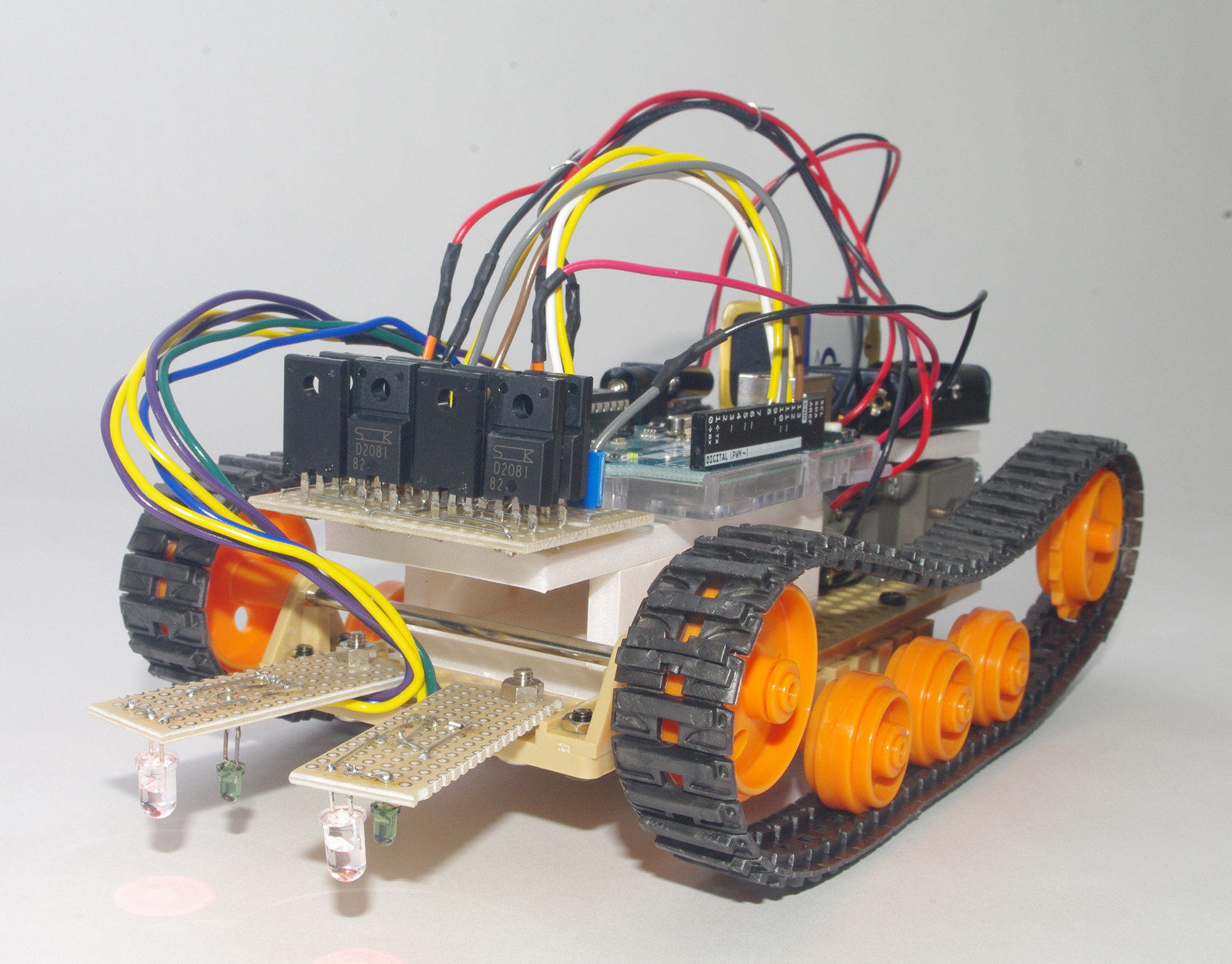 Arduinoで作る軽快ライントレースカー！【第3回】車体を組み立て仕上げる Device Plus デバプラ
